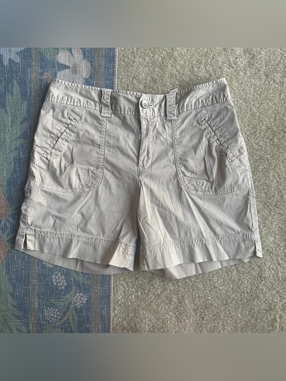 Eddie Bauer Light Beige Cotton Cargo Shorts